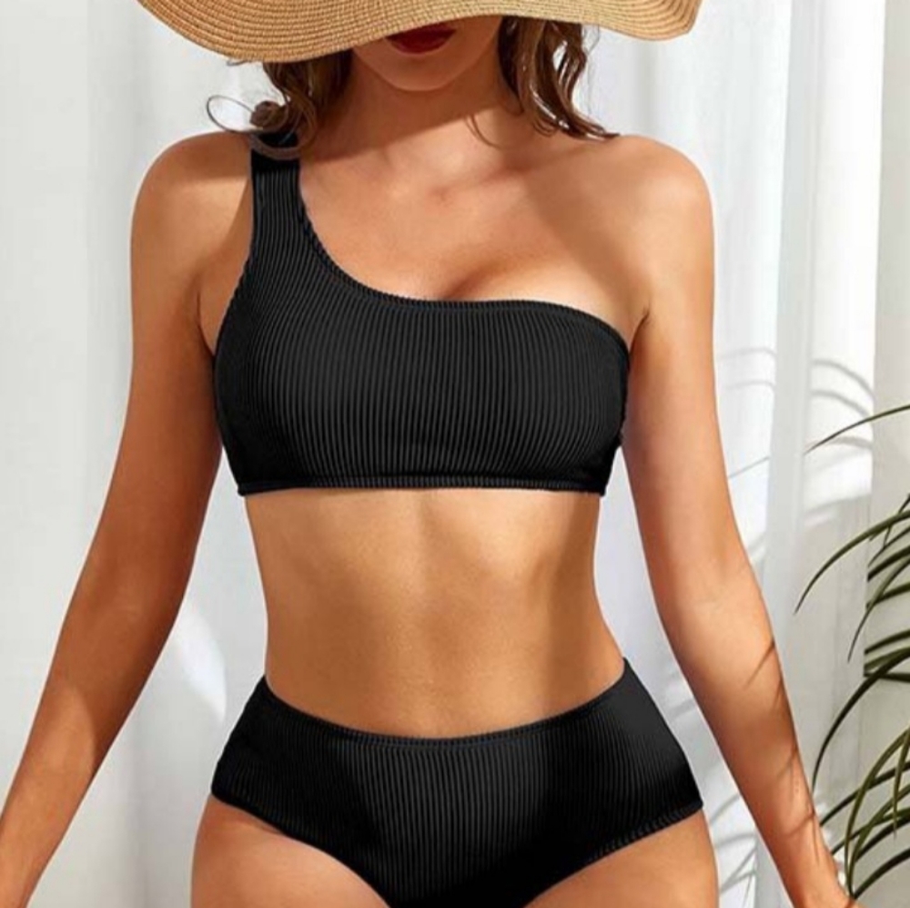 Black Single-Shoulder Bikini Top and Bottoms - Women Size Small